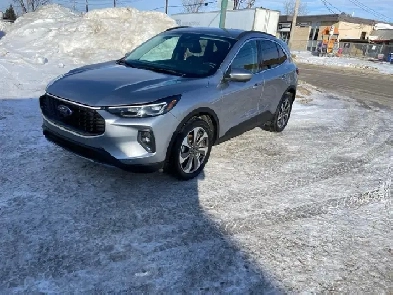 2024 ford  escape platinum AWD low km 35000 Image# 1