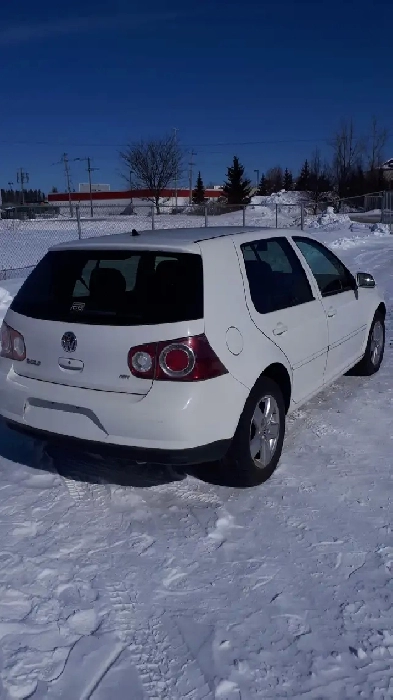 2010 Volkswagen Golf Image# 1