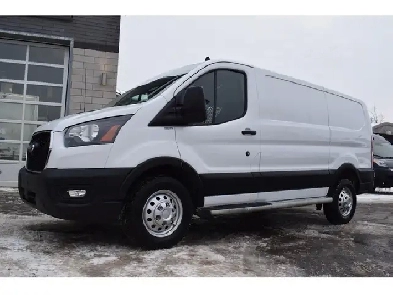 2024 Ford Transit Cargo Van AWD  130WB LR  TABLETTES & SÉPAR Image# 1