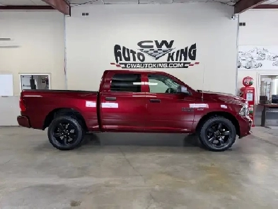 2020 Ram 1500 Classic Express 1500 / 4x4 / Crew Cab / Hemi Image# 1