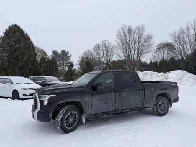 Toyota Tundra SR5 CrewMax 4x4 caisse longue 2023  vendre