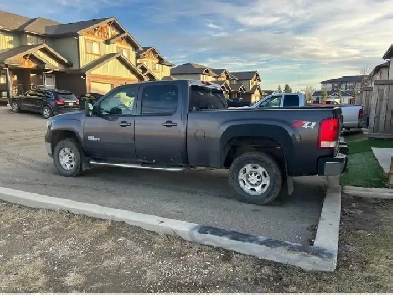 2010 gmc 2500 duramax Image# 1