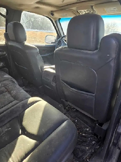 2004 Chevy Avalanche LTZ Image# 1