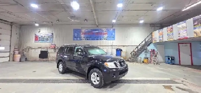 Nissan Pathfinder SE 2011 4x4 V6 4.0L Image# 1