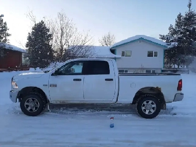 2011 RAM 2500 CREW CAB SHORT BOX 4X4 OBOTRADE