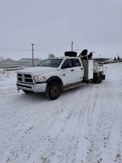 Dodge 5500 picker truck Image# 1