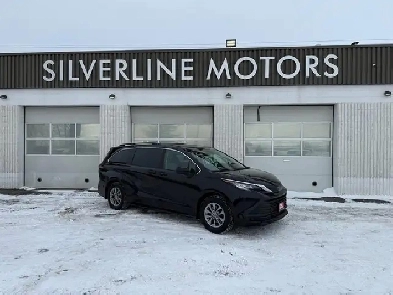 2022 Toyota Sienna LE 8-Passenger Image# 1