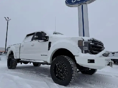 2020 Ford Super Duty F-350 LARIAT / LEVELED! / DELETED! / LOADED Image# 1