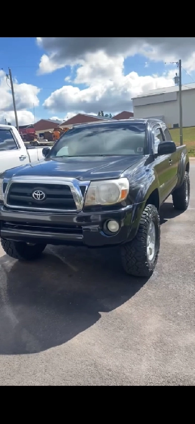 2005 Toyota Tacoma Image# 1