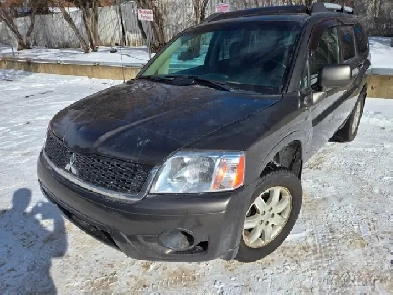 Mitsubishi enduar 2011 car for sale, engine 3.8 mileage 243 000 Image# 1