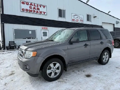 2010 Ford Escape XLT - AWD - MINT CONDITION! Image# 1