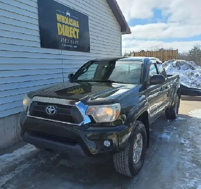 2014 Toyota Tacoma 4.0L V6 4WD w Hitch & Trailer Brakes Image# 1