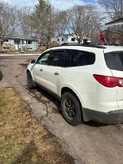 2012 Chevrolet Traverse LT Image# 1