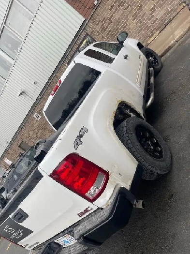 2012 GMC SIERRA 4x4  New MVI  Runs Great