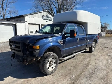 2008 Ford Super Duty F250 with Maranda Cap