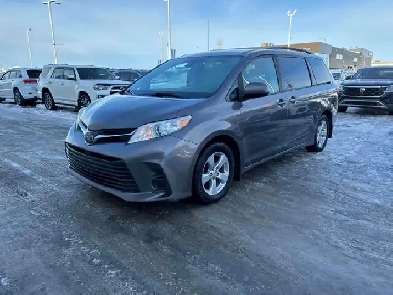 2019 Toyota Sienna LE 8 Passenger Image# 1