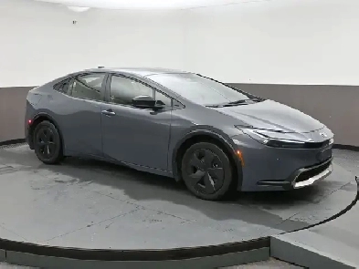 2025 Toyota Prius SE PLUGIN HYBRID FUEL SIPPING AND STYLISH