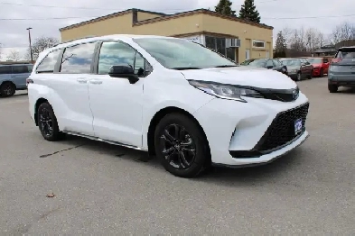 2025 Toyota Sienna XSE Image# 1