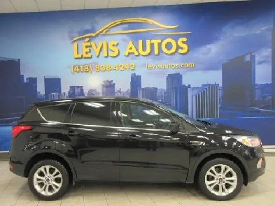 FORD ESCAPE 2019 SE 4WD JAMAIS ACCIDENTE TOUT EQUIPE Image# 1