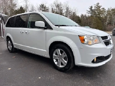 2018 DODGE GRAND CARAVAN CREW  ONLY 104,000 KM'S  LOADED Image# 1