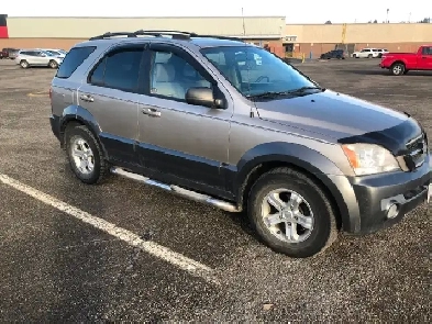 2006 Kia Sorento. 202,000kms. V6 Awd. Heated seats.  Sunroof Image# 1