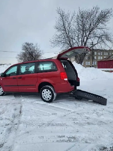 Wheelchair Accessible Grand Caravan Image# 1