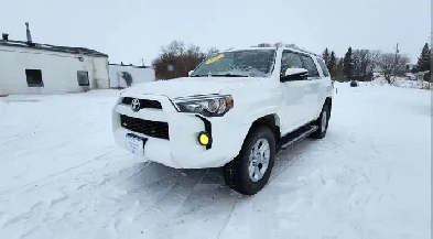 2018 Toyota 4RUNNER SR5 4WD 4.0L /7 PASSENGER/LOCAL/LOW KM! Image# 1