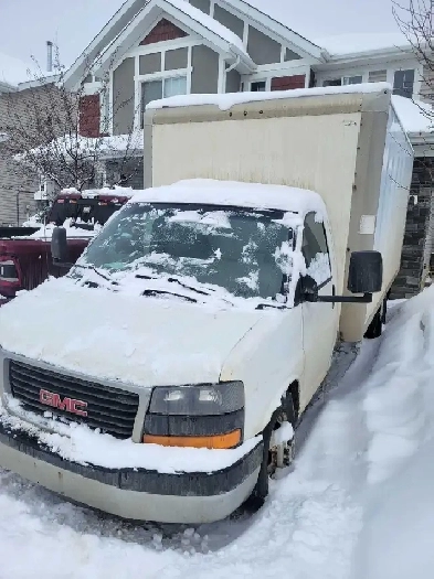 2012 GMC cube van Image# 1