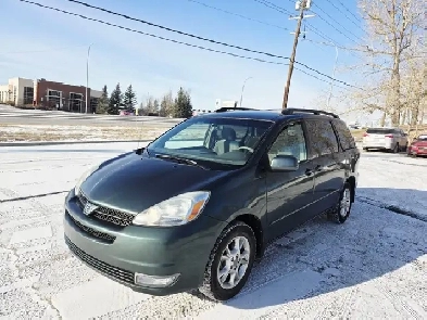 2005 Toyota Sienna AWD 7 Passenger Clean Carfax with No Accident