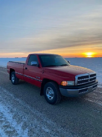 1994 Dodge 2500 Cummins  LOW KMS