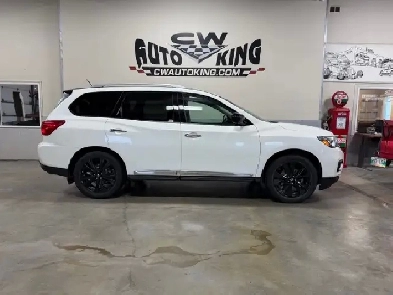 2017 Nissan Pathfinder PlatinumMidnigh Edition  Low  K Local