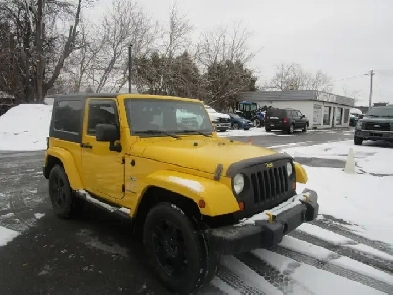 Jeep Wrangler Sahara 2008 4x4 automatique tres bonne condition b