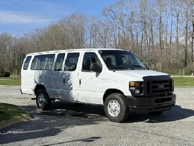 2009 Ford Econoline E350 11 Passenger Van
