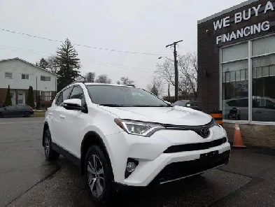 2018 Toyota RAV4 XLE  Accident Free AWD