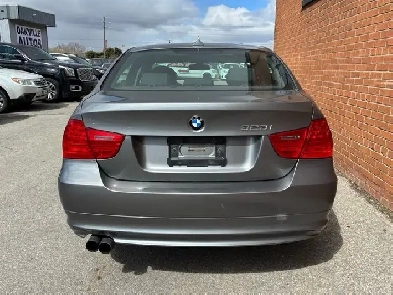 BMW 323i