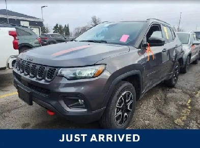 2024 Jeep Compass Trailhawk 4x4  Leather  Moonroof
