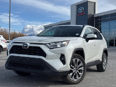 2022 Toyota RAV4 XLE XLE TRIM  AWD  LEATHER SEATS