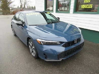 2025 Honda Civic Sedan Hybrid Sport Touring with only 3000kms F
