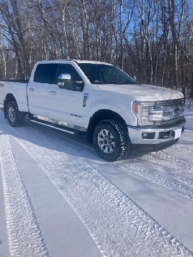 2017 FORD F350 SUPERDUTY CREWCAB LARIAT DIESEL