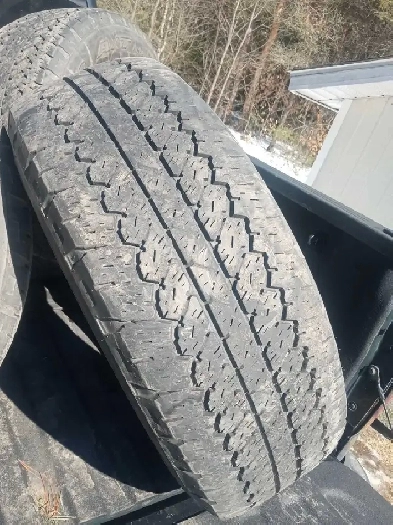 Bridgestone LT 26570R17