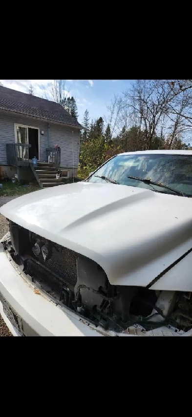 Hood capot original dodge ram 1500 2010