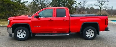 2017 GMC SLE 4X4 Excellent shape 65ft lined box