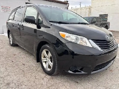 2011 Toyota Sienna LE