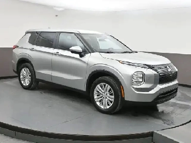 2024 Mitsubishi Outlander ES HEATED SEATS ALLOT WHEELS APPLE CAR