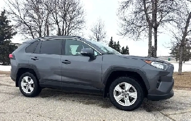 2019 Toyota RAV4 XLE AWD ONE OWNER LOCAL TRADE  WARRANTY INCL