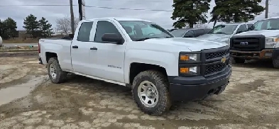 2015 Chevrolet Silverado 1500 4x4  4 Doors  ONLY 111000kms
