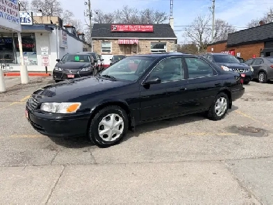 2001 Toyota Camry CE FWD Black 22L One Owner Carfax clean