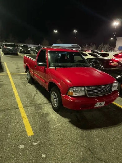2002 gmc Sonoma SLS