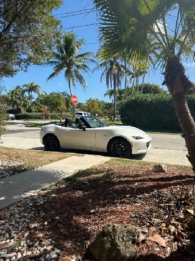 MIATA MX5 LIKE NEW CARPLAY 6SPEED