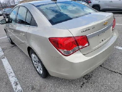 2015 Chev Cruze  Automatic  Low kms